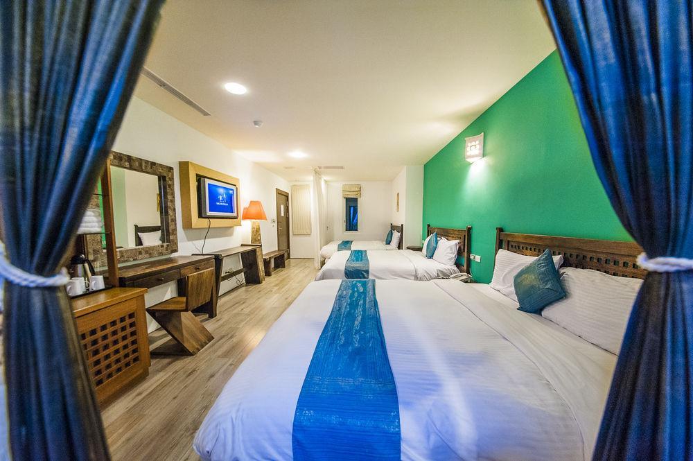 Seasons Bali Fashion Inn Kenting Exterior photo