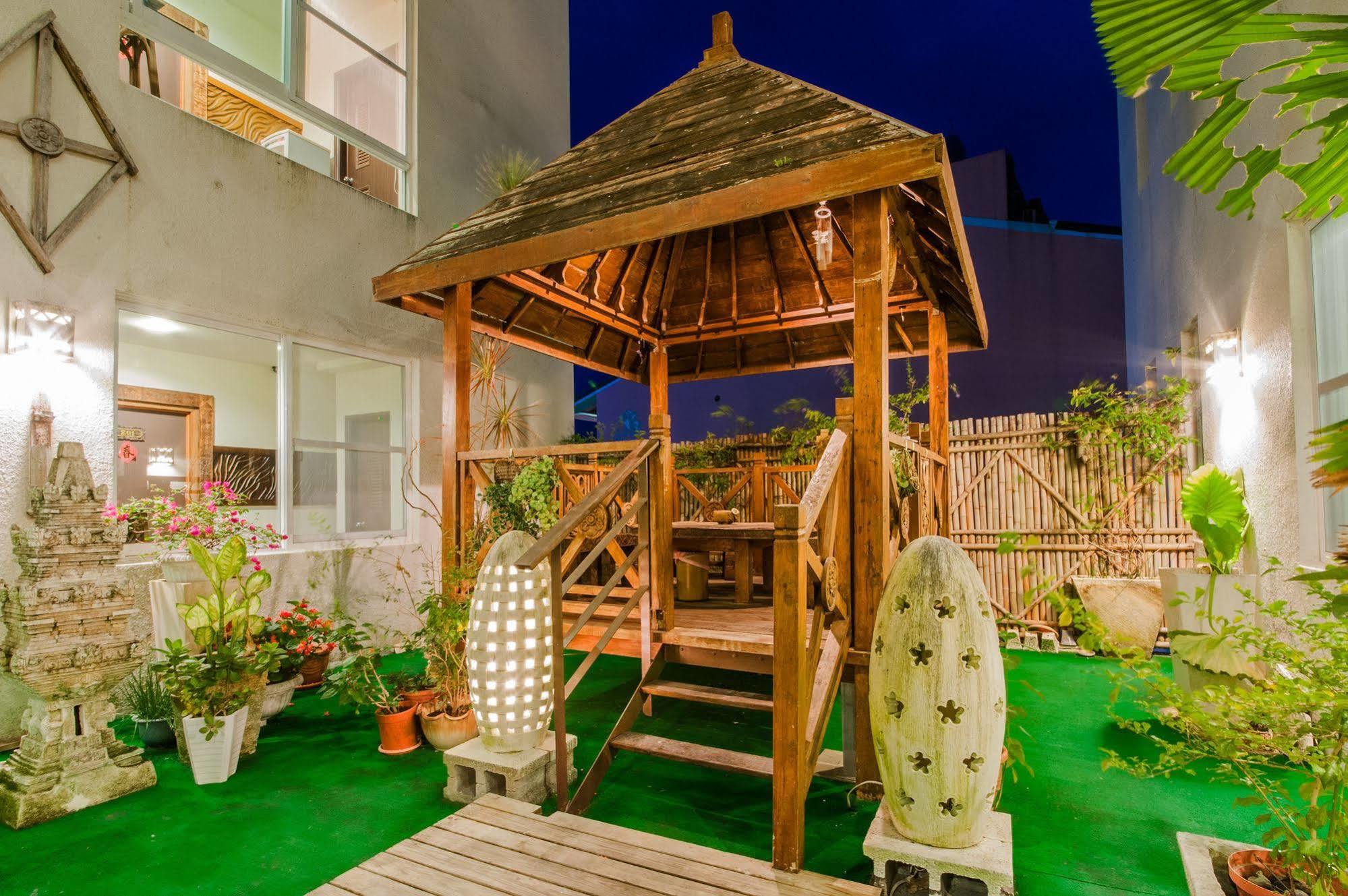 Seasons Bali Fashion Inn Kenting Exterior photo